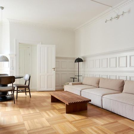 Spacious 3 Bedroom Manor Flat Next To Tivoli Kopenhag Dış mekan fotoğraf